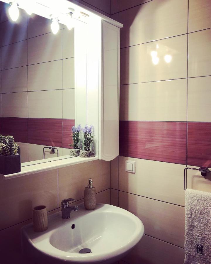 Modern Studio2 Apartment Brasov Luaran gambar
